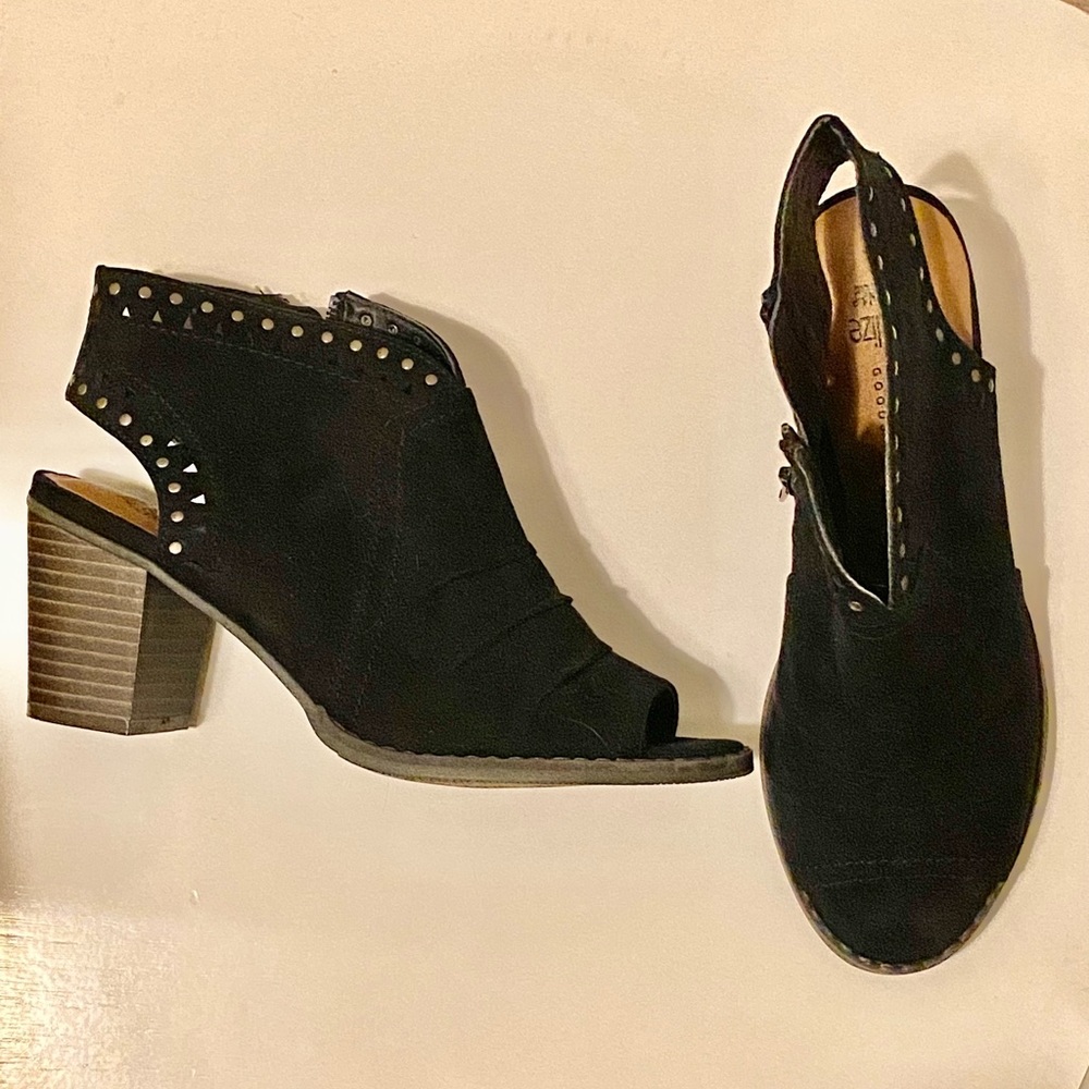 Sonoma Black Peep Toe Zipper Booties Size 7, never been worn
